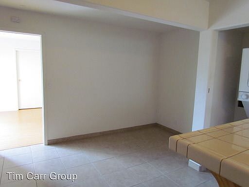 3rd image of 221 Cabrillo St
