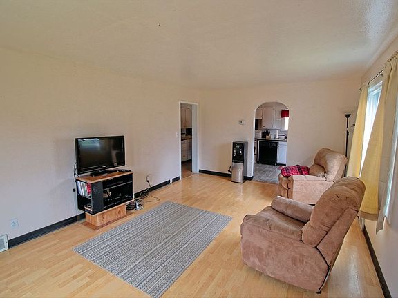 2nd image of 311 S Crosby St