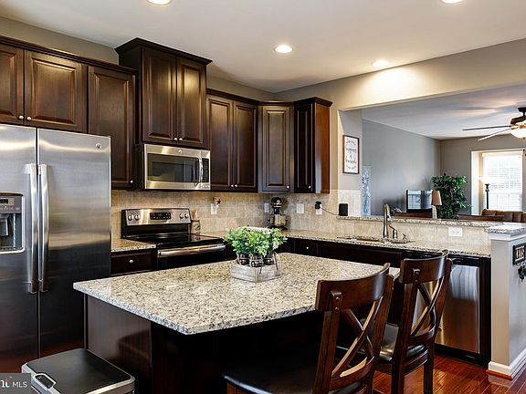 3rd image of 139 Trout Lily Dr