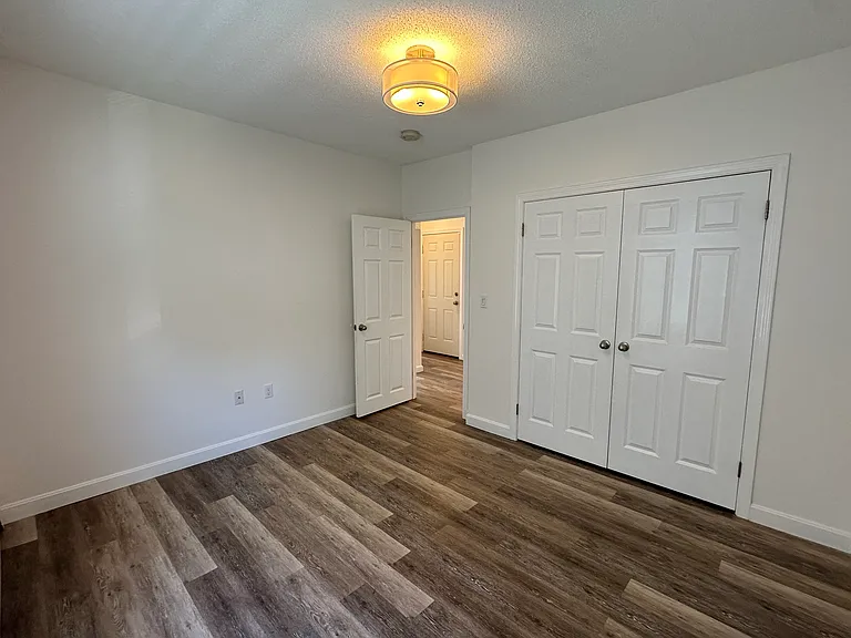 29 Vernon St #2R — Photo 10