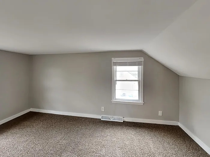 2090 Hillview Rd — Photo 12