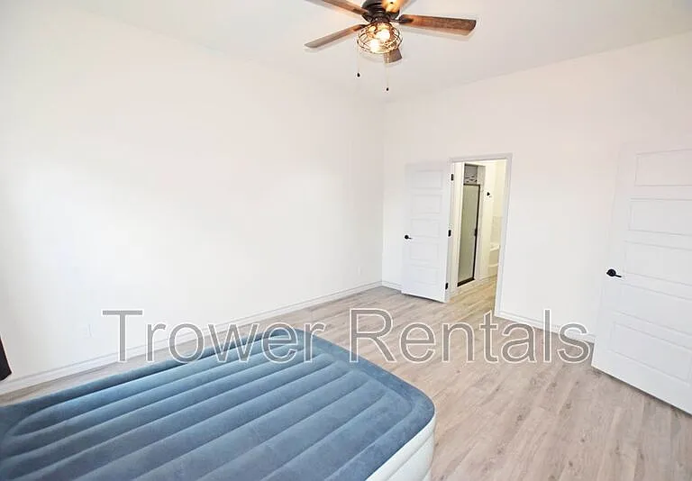 8650 Fortuna Ct — Photo 15