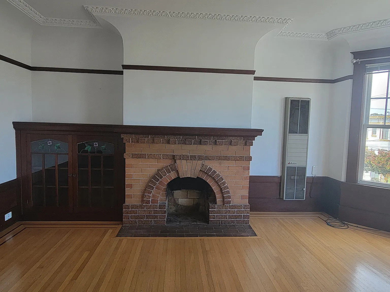 2 bed, 1.5 bath, $4,800 — Photo 2
