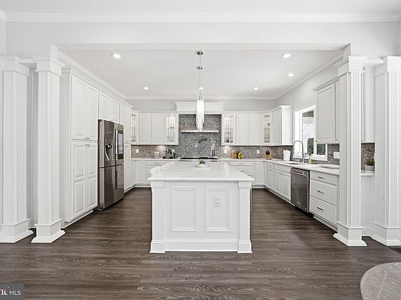 3rd image of 8604 Beaver Pond Ln