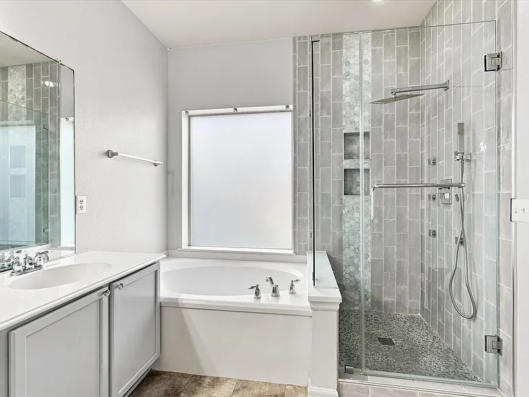 2812 Thorncreek Ln — Photo 14