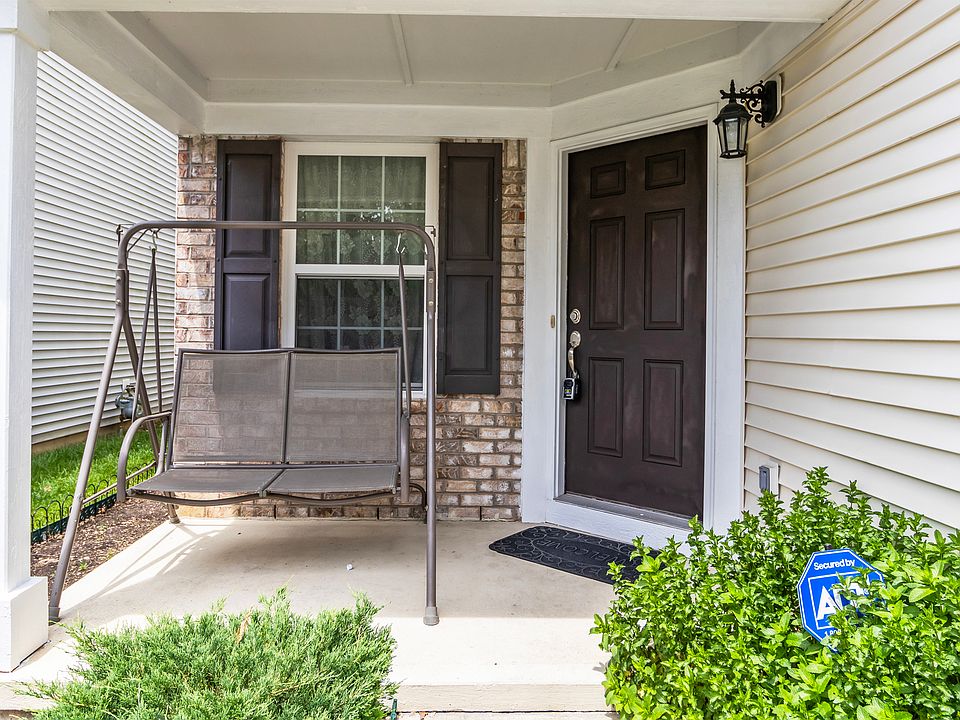 2nd image of 3330 Ashgrove Dr