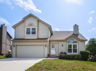 7325 N Richmond Ave, Kansas City, MO 64158