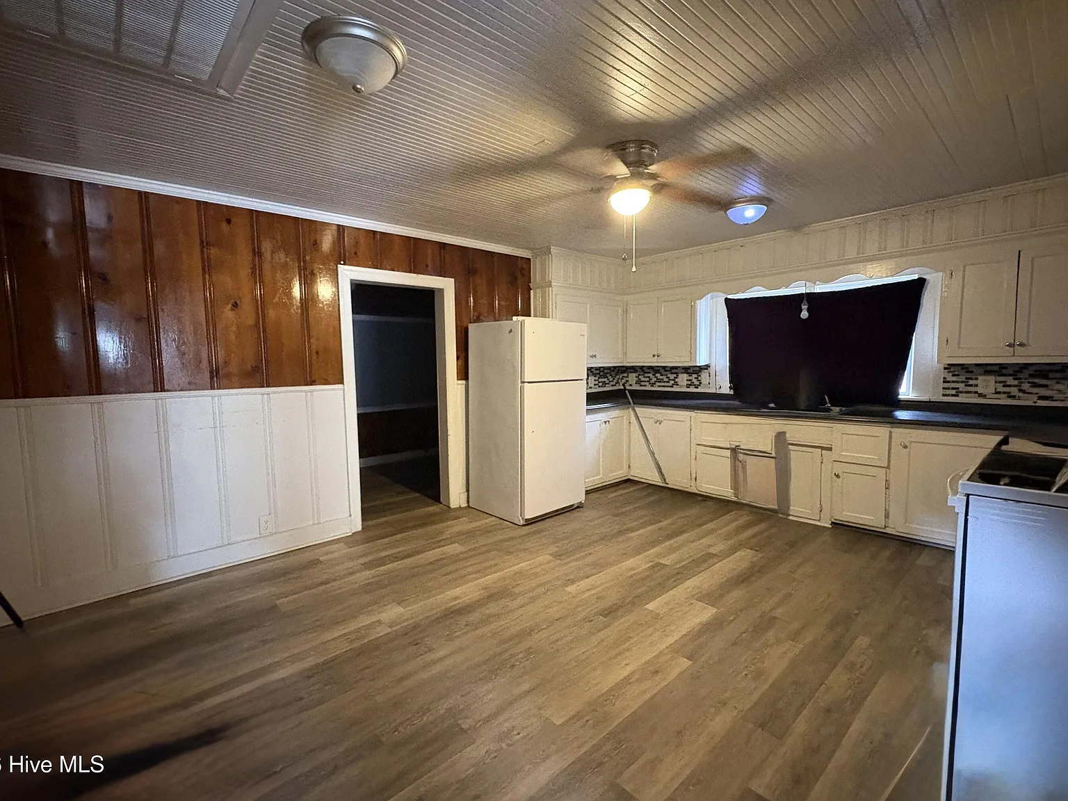 Studio, 1326 sqft, $1,100 — Photo 3