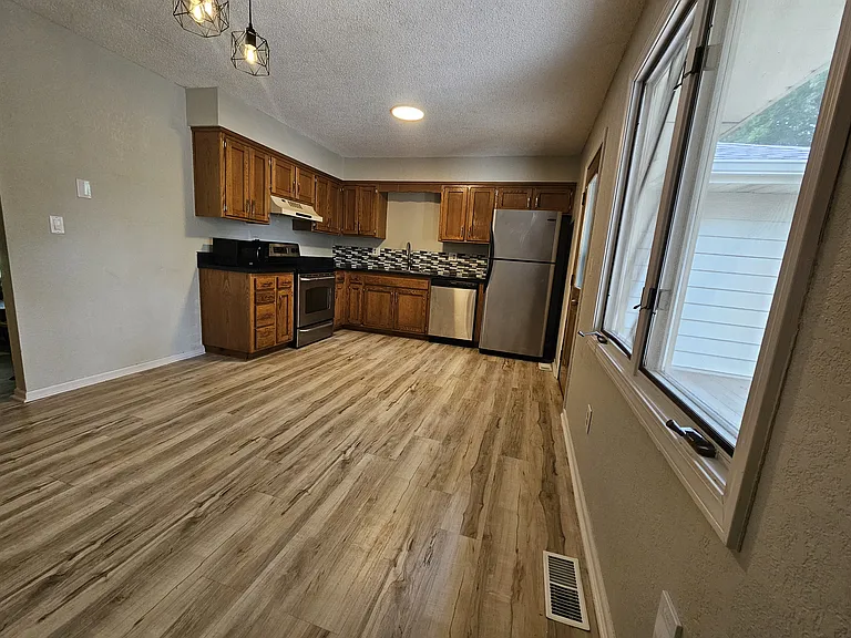 602 SW Parkwood Dr #602 — Photo 5