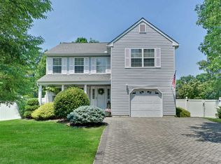 1911 White Knoll Dr, Toms River, NJ 08755