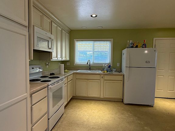 2nd image of 2 Trinity Ct
