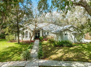 5703 Eaglepoint Pl, Lithia, FL 33547