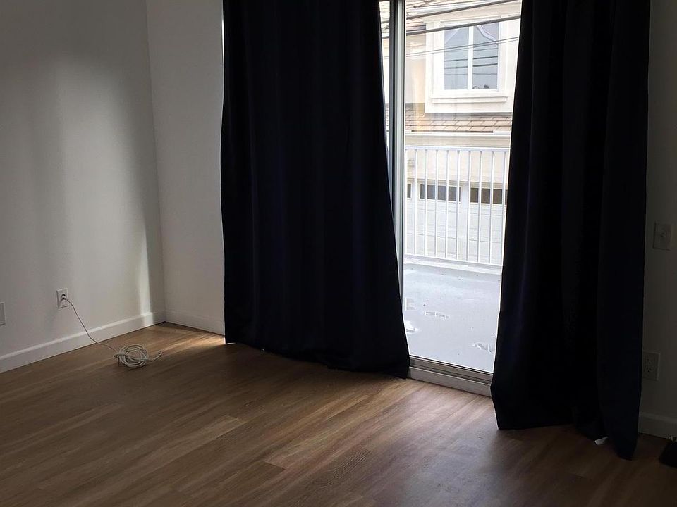 2nd image of 114 Agate Ave #4