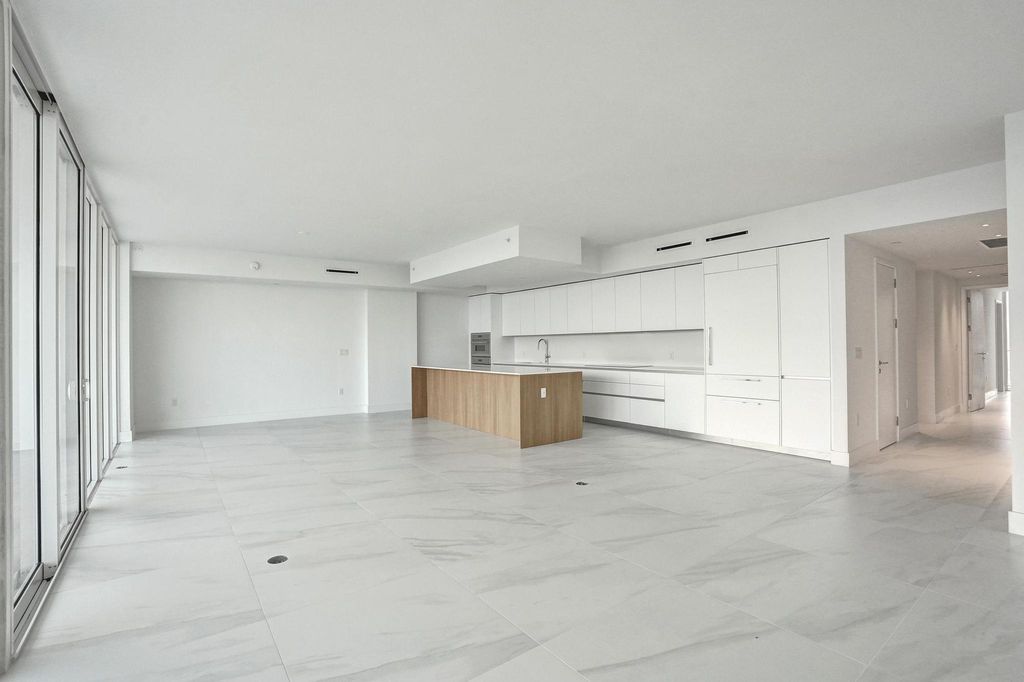 407 N Riverside Drive #303, photo 9