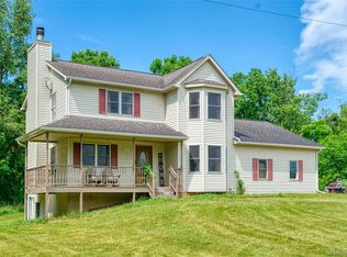 9240 Sober Rd, Fowlerville, MI 48836