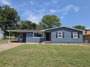 1404 Catalina St, Coffeyville, KS 67337