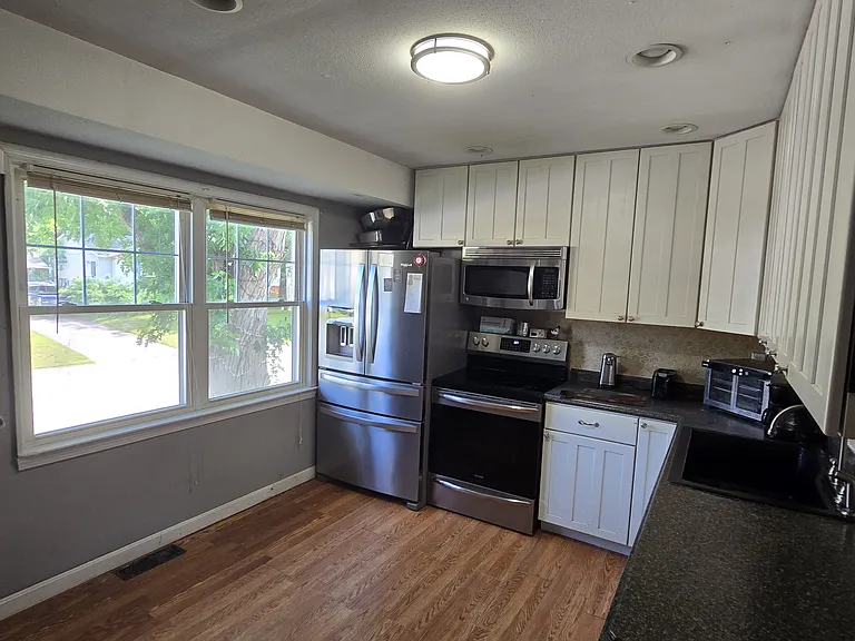 15 Autumn Hill Rd — Photo 4