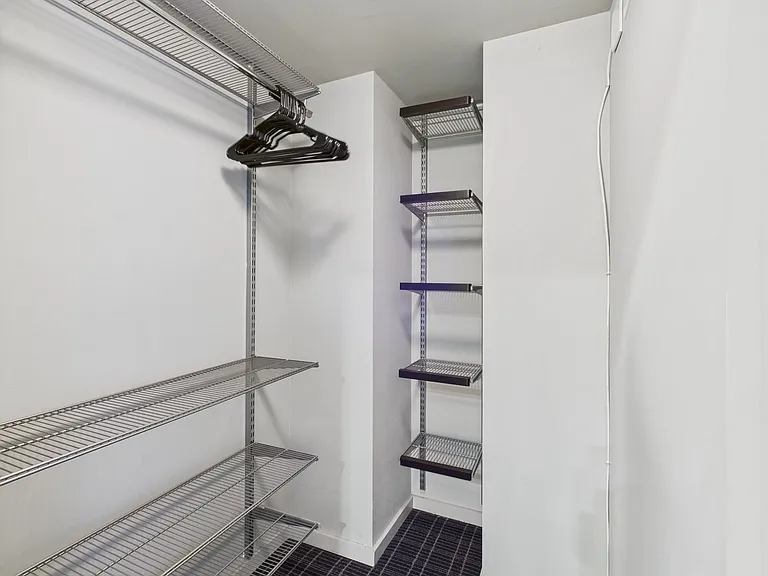 888 Hilgard Ave — Photo 29