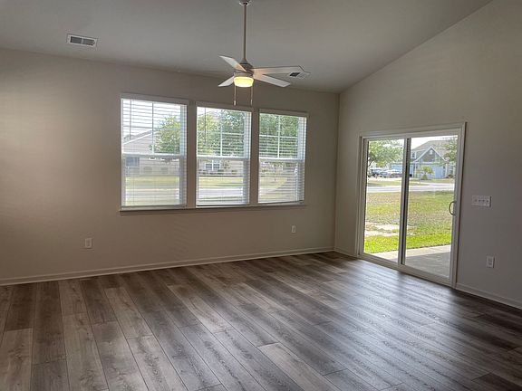 3rd image of 3023 Cedar Creek Ln