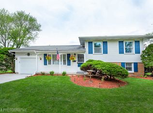 107 E Melody Ln, Woodstock, IL 60098