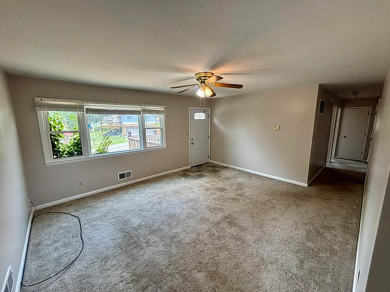 151 Return Rd — Photo 5