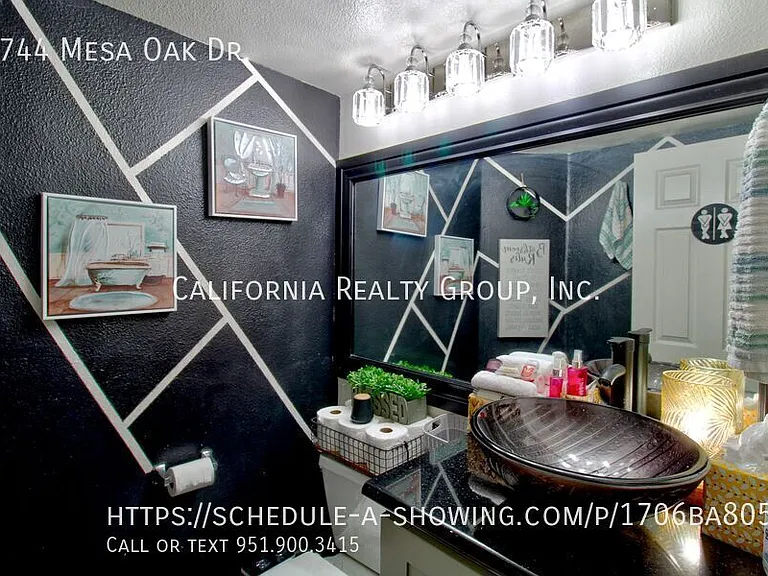 8744 Mesa Oak Dr — Photo 35