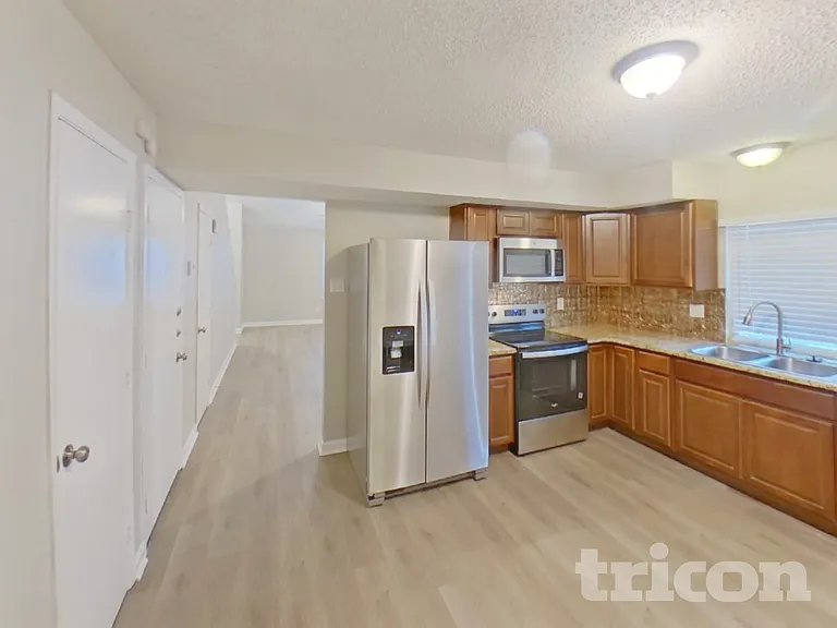 2908 Lemmontree Ln — Photo 4