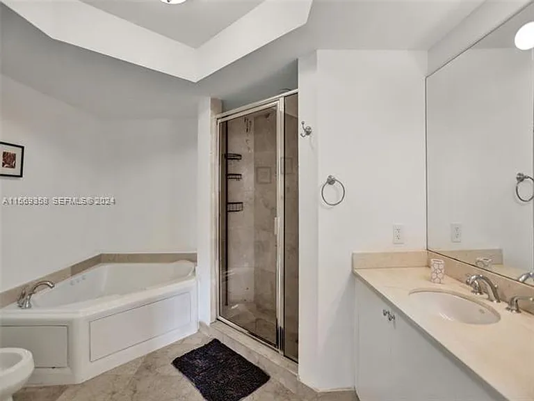 17555 Atlantic Blvd #1101 — Photo 25