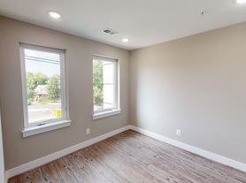 1617 Rhode Island Ave NE