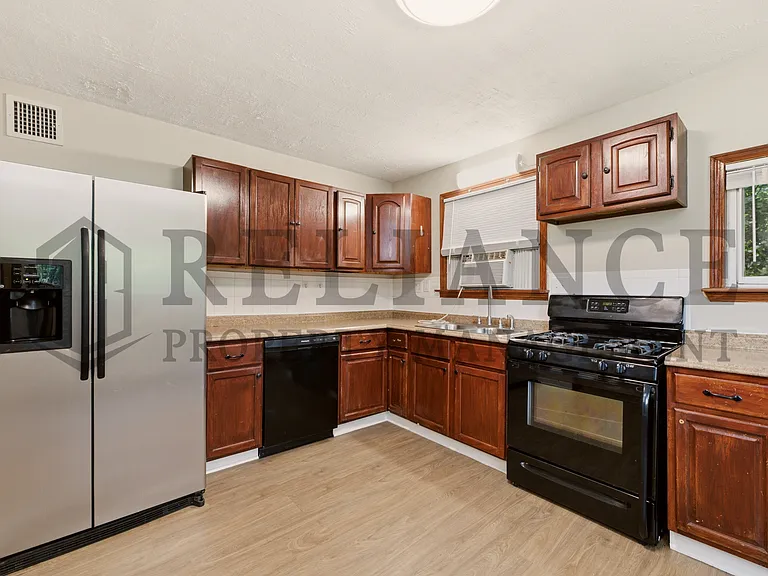2917 S Walnut St — Photo 29