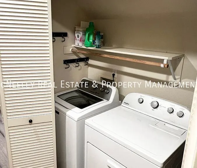 677 NE Garswood Ln — Photo 8