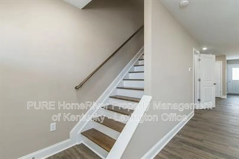 3 bed, 2.5 bath, 1600 sqft, $1,495 — Photo 3