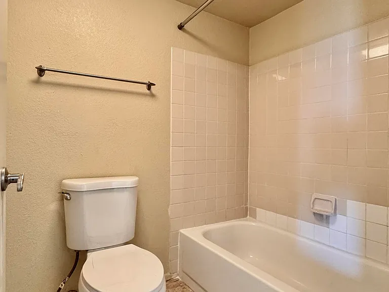 1333 E Morten Ave #238 — Photo 22