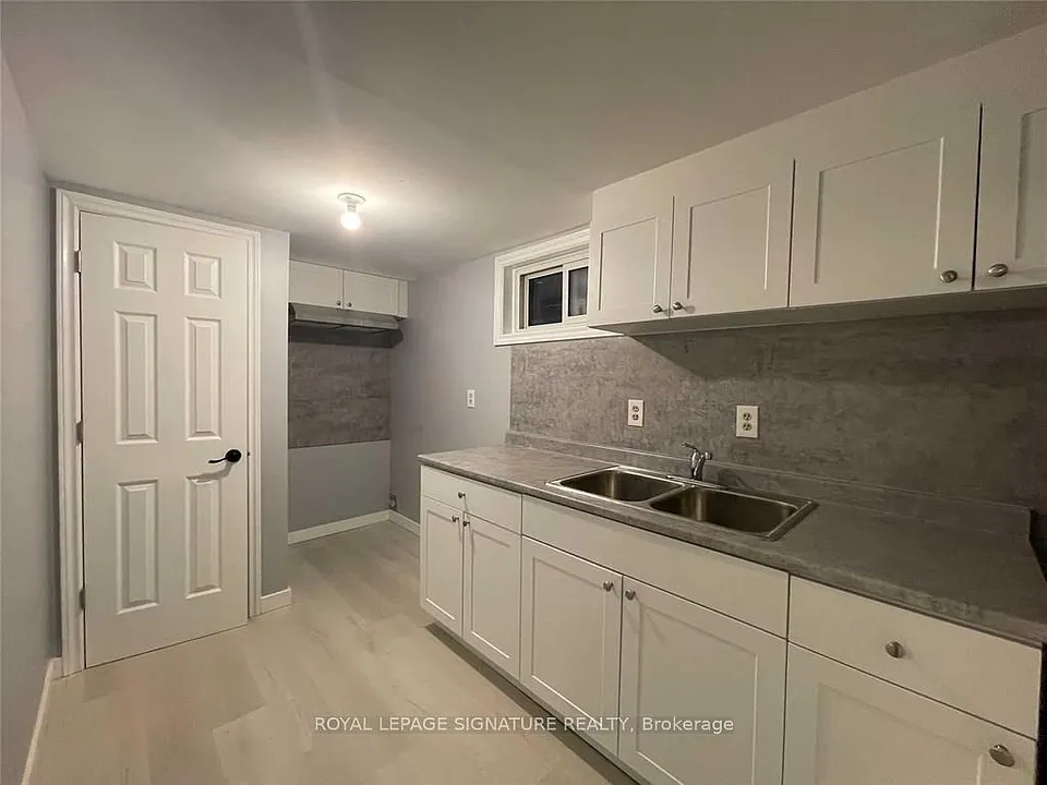 38 Glynn Rd #BASEMENT
