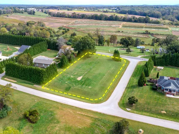 1 Nyle Ridge Rd, Wirtz, VA 24184