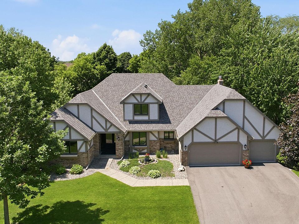 1st image of 1316 Summit Oaks Dr