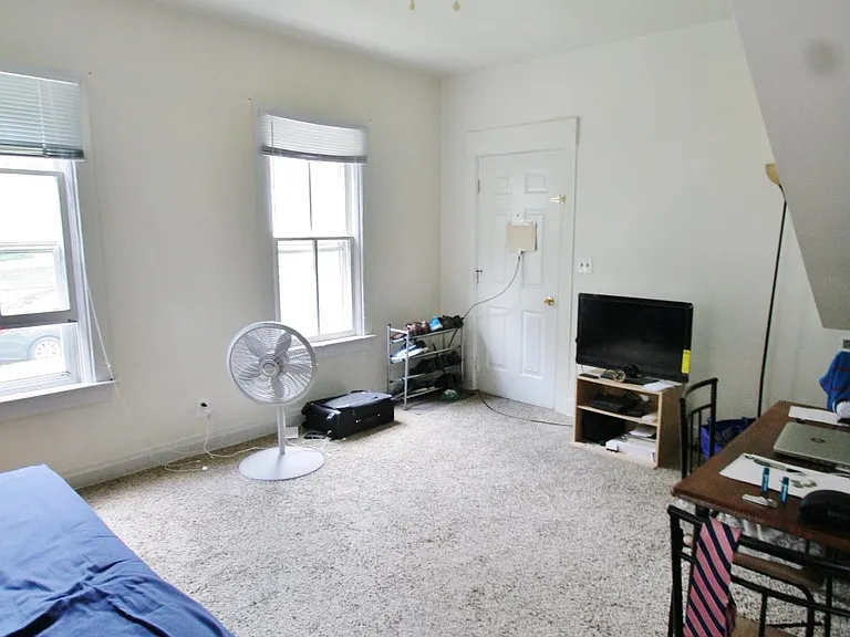 418 11th Ave SE #2 — Photo 4