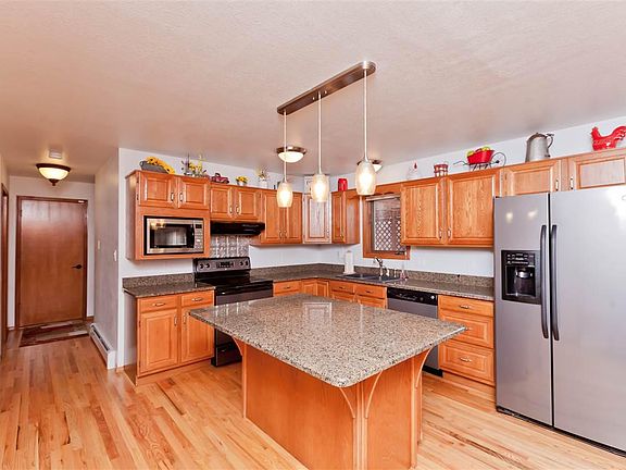 3rd image of 744 Continental Dr