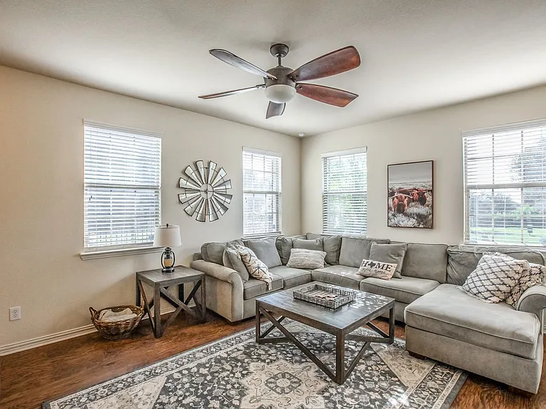 6801 Sandshell Blvd — Photo 3
