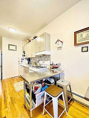 5th image of 208 Franklin St #3D