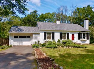 22 Fern Ln, Newtown, CT 06470