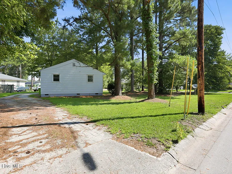 1101 Meadows St — Photo 28