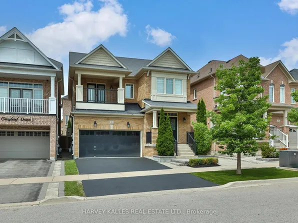 46 Grayleaf Dr, Whitchurch Stouffville, ON L4A 1S8