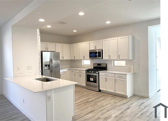 1st image of 2211 W Park St