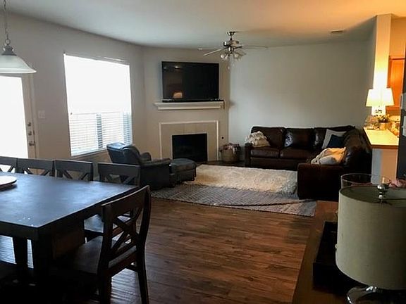 3rd image of 2944 Milby Oaks Dr