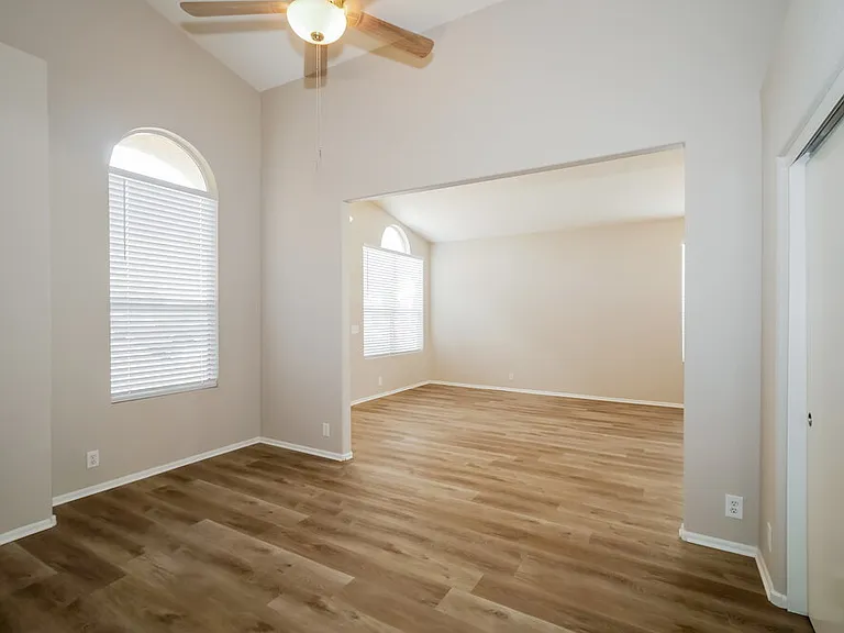 1069 W Glenmere Dr — Photo 7