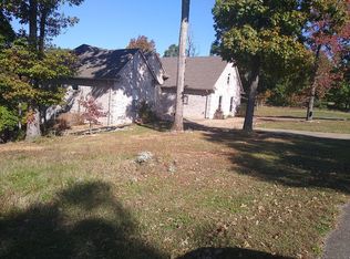 300 Rivers Edge Dr, Bath Springs, TN 38311