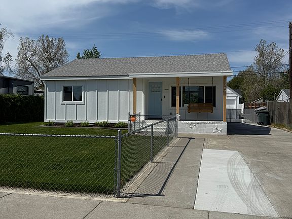 4th image of 1307 Sanford Ave