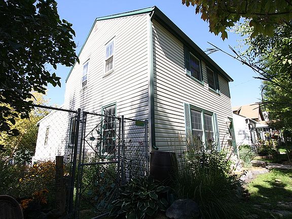 3rd image of 3318 Polk St NE