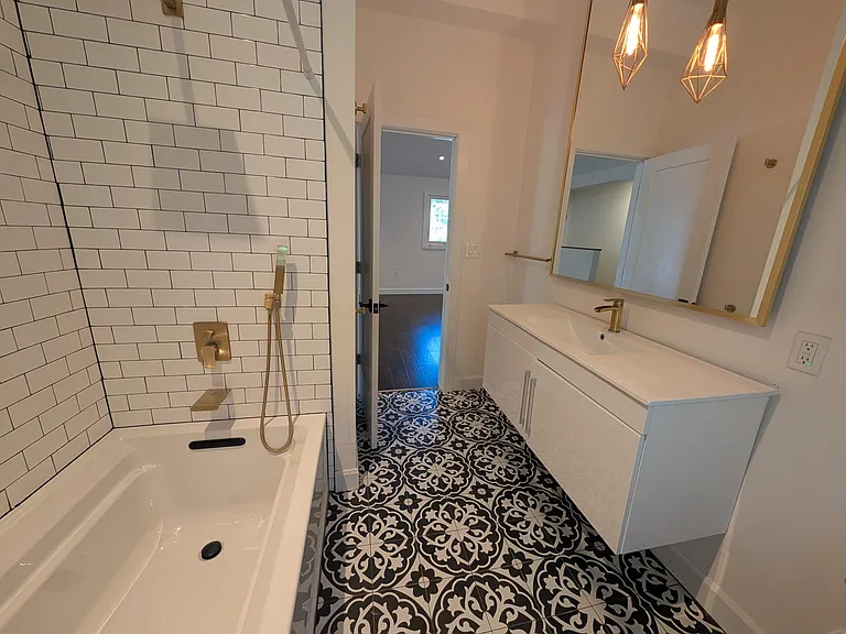 89 Factory St — Photo 12